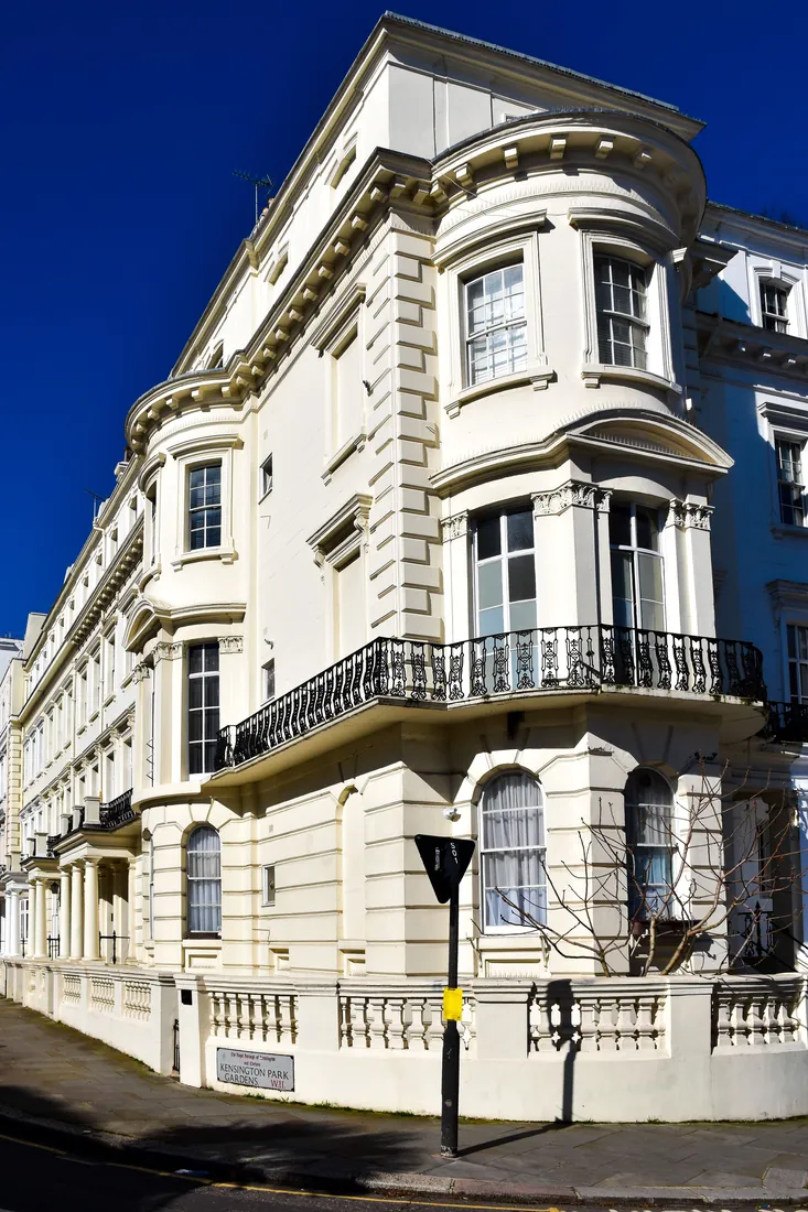 Stuccoed Victorian townhouse frontage, Kensington, London