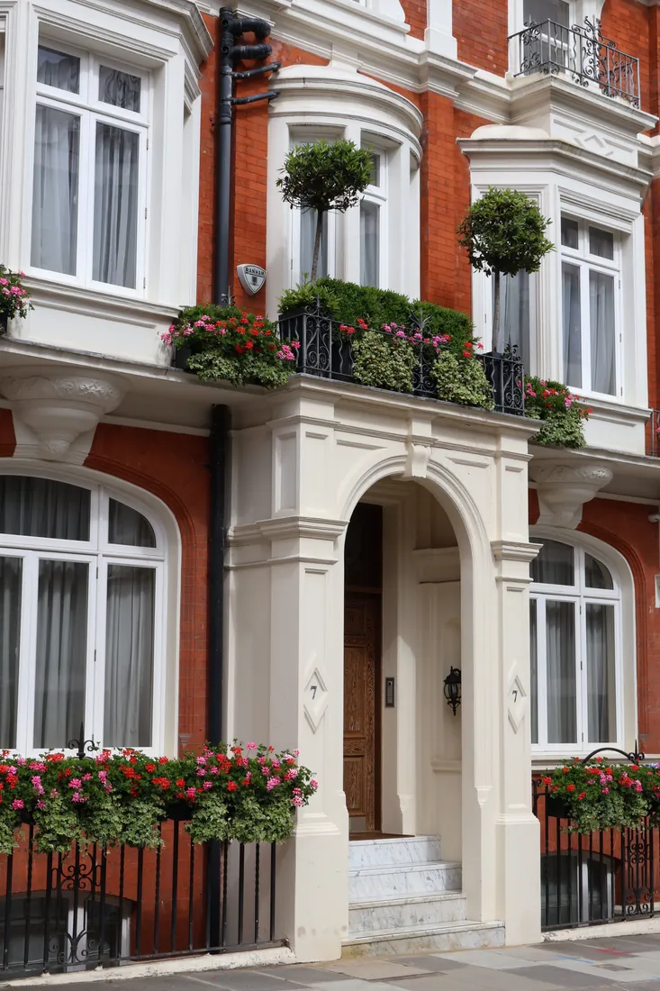 Period townhouse frontage, Mayfair, London