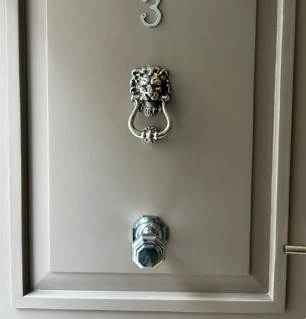 Front door in taupe with lion knocker, Chelsea