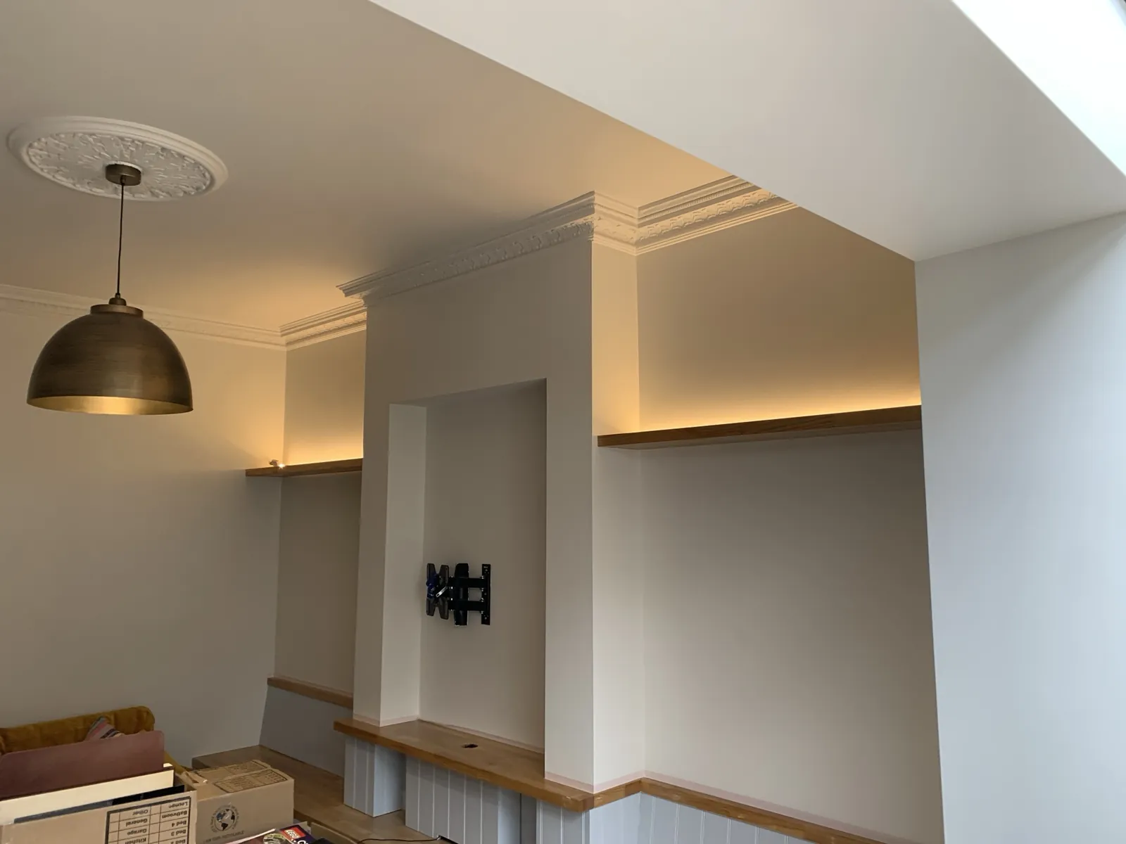 Living room, walls and ceiling, London