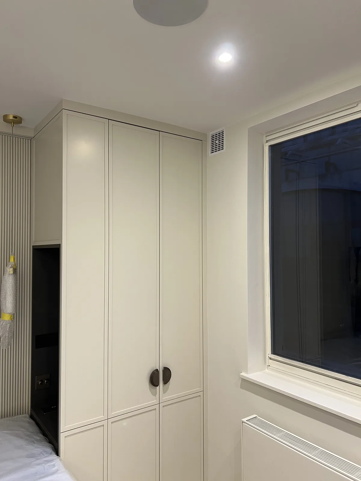 Bedroom with fitted wardrobes, St John's Wood