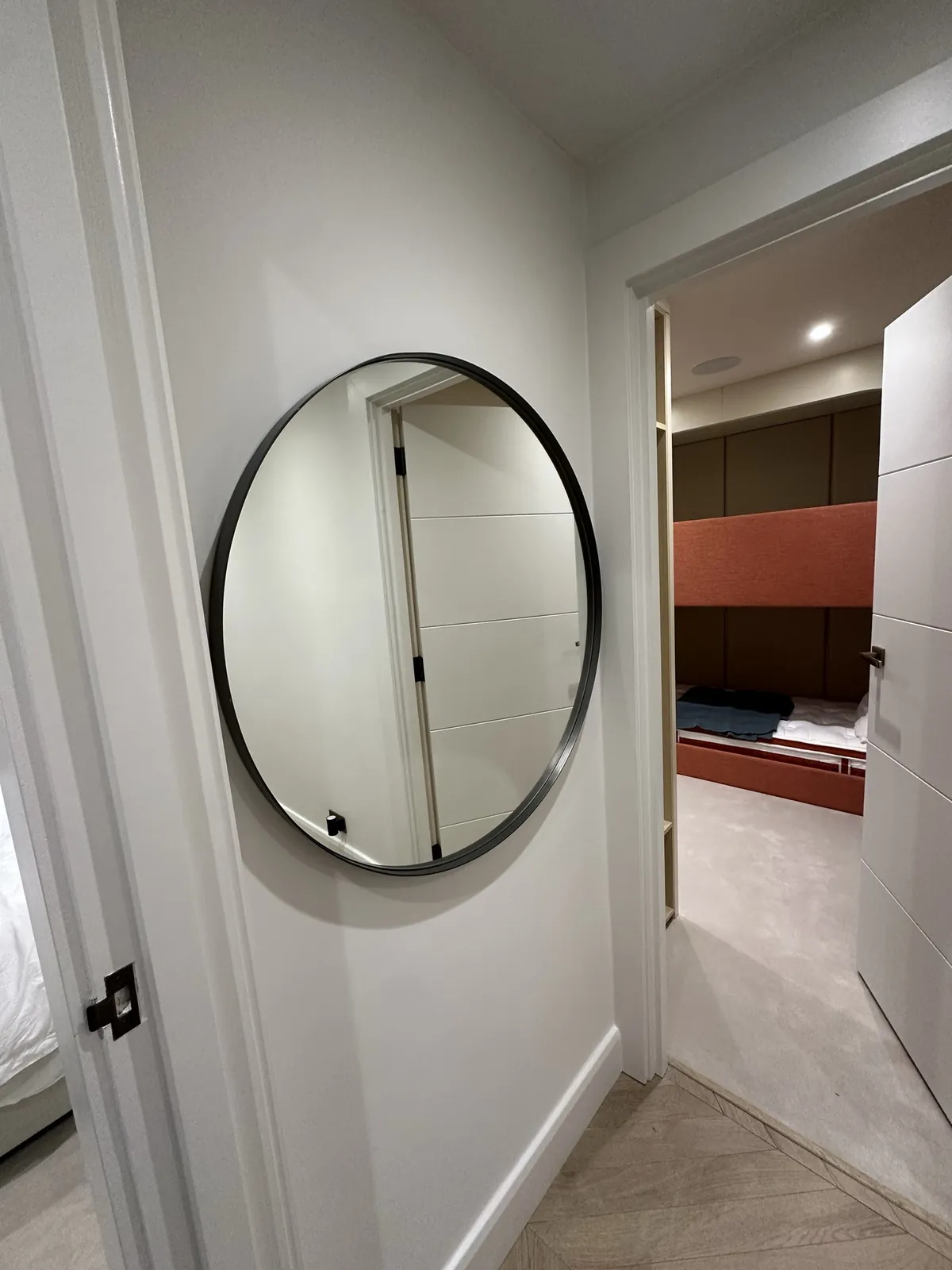 Hallway finished, round mirror, St John’s Wood